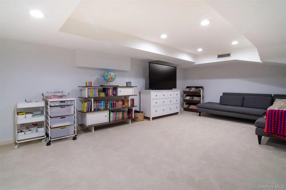 164 Washington Ave, Dobbs Ferry, NY 10522