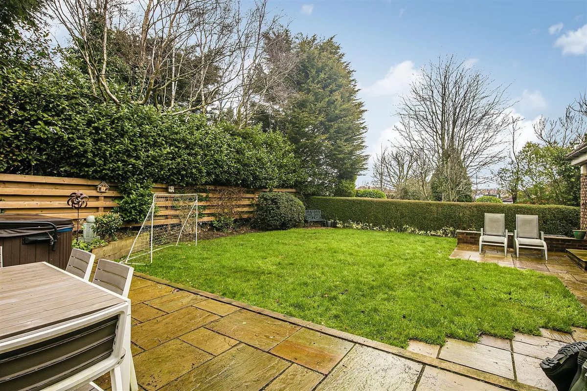 26 Lodge Moor Road, Lodge Moor, S10 4LU