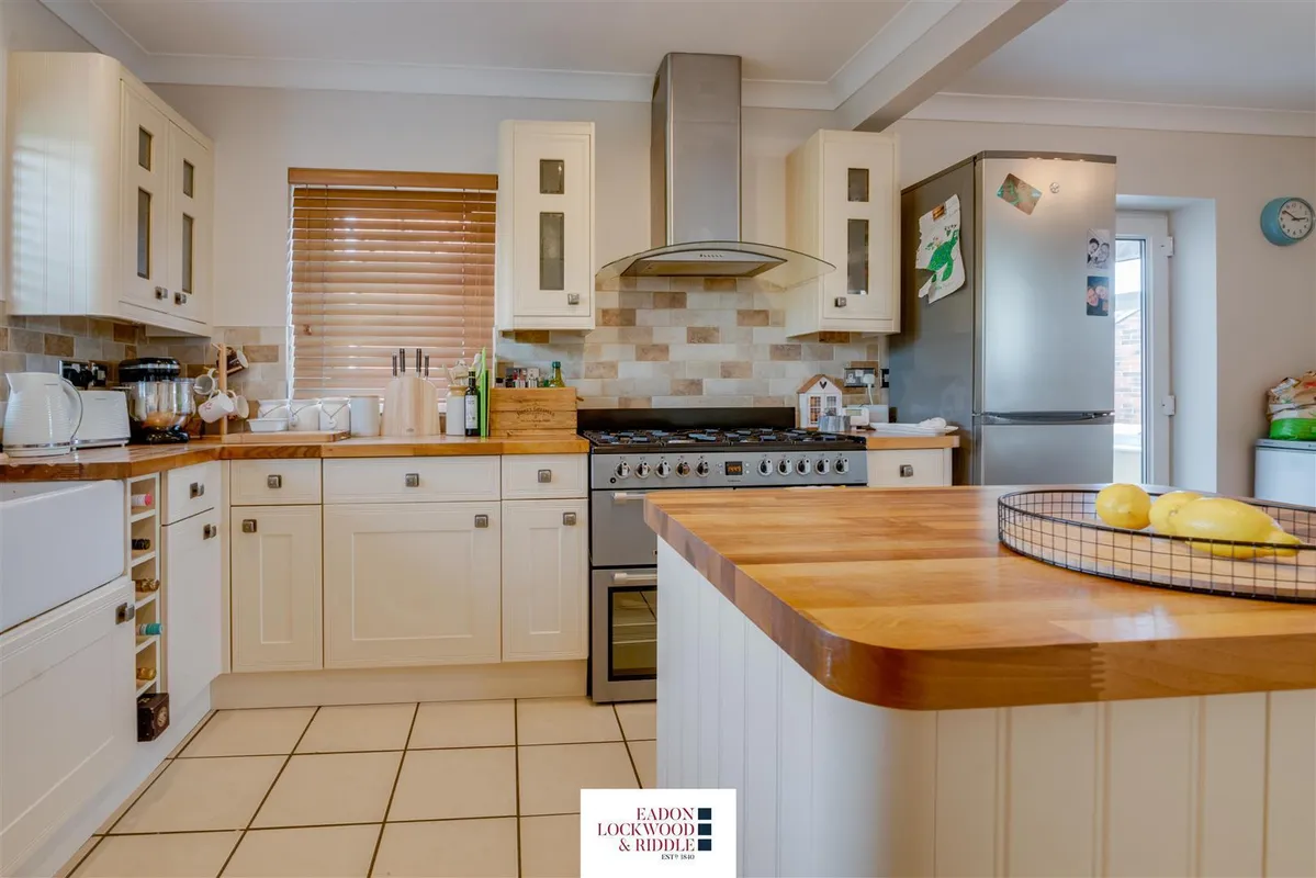Lesmond Crescent, Little Houghton, Barnsley