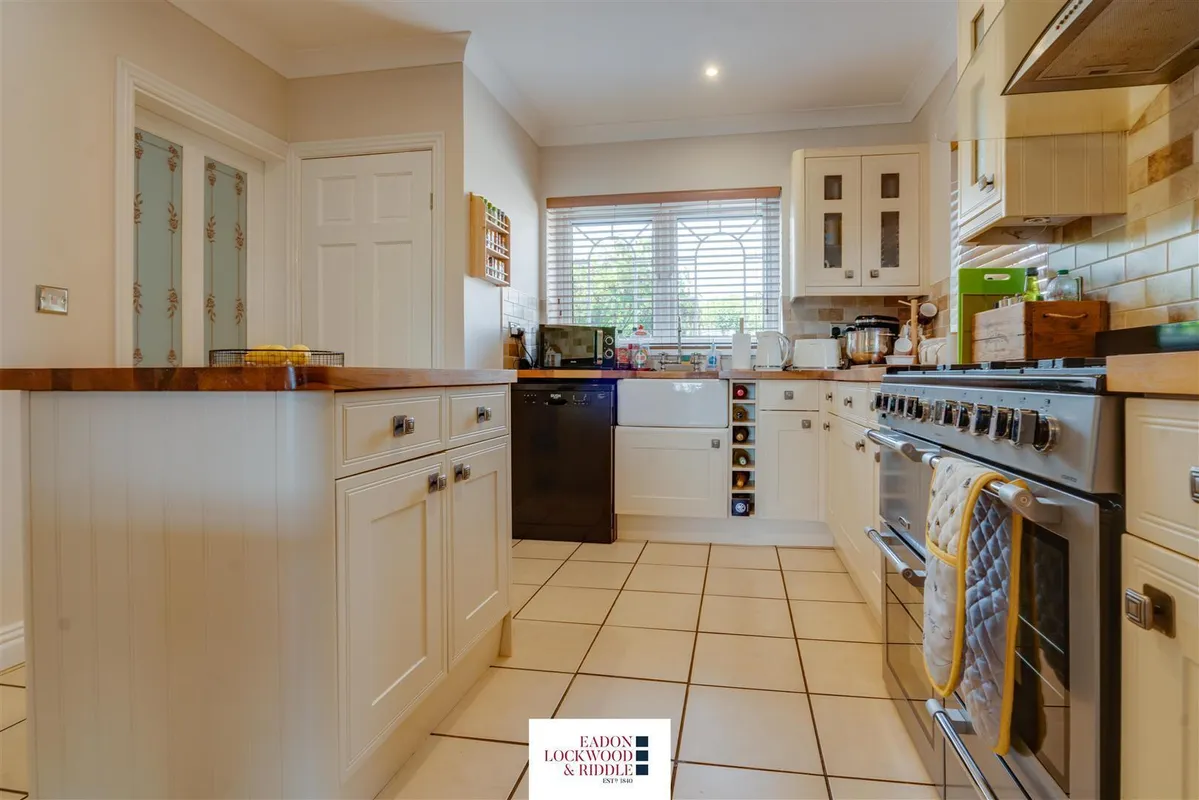Lesmond Crescent, Little Houghton, Barnsley