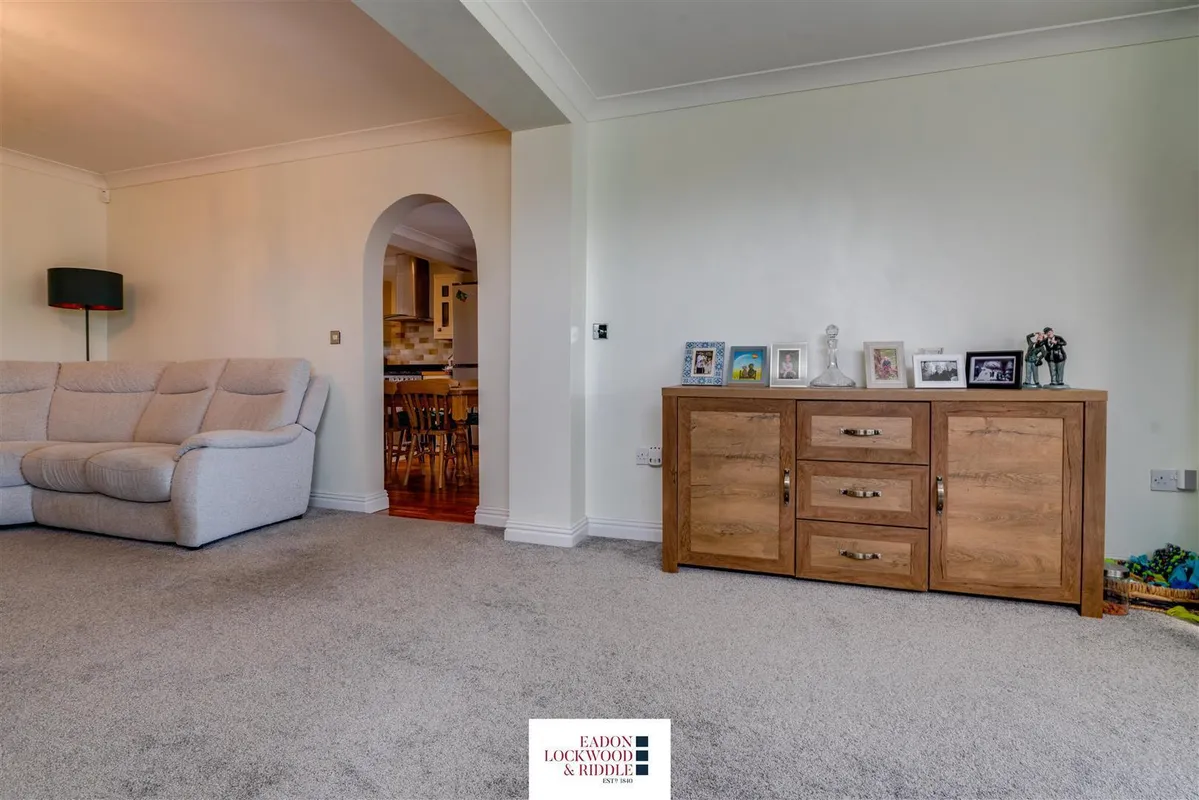 Lesmond Crescent, Little Houghton, Barnsley