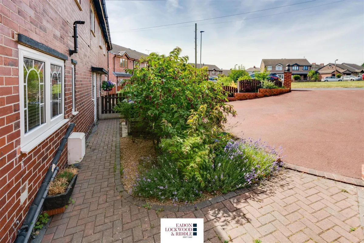 Lesmond Crescent, Little Houghton, Barnsley
