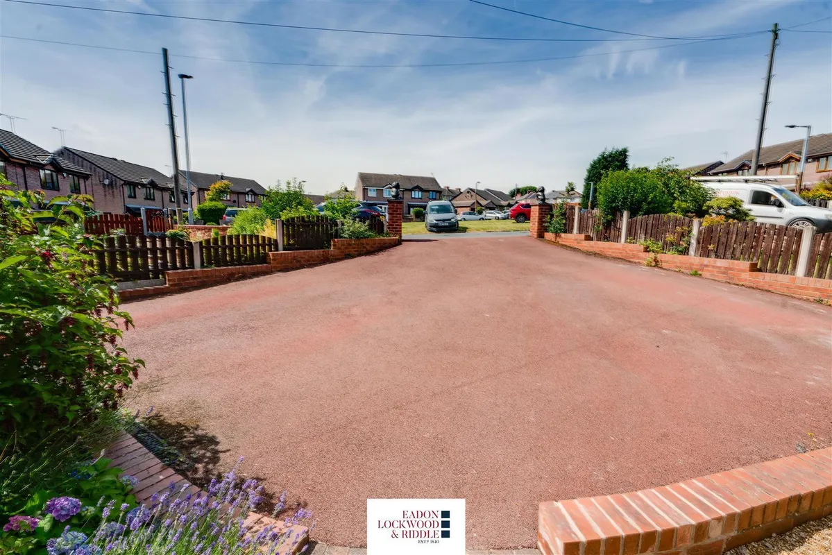 Lesmond Crescent, Little Houghton, Barnsley