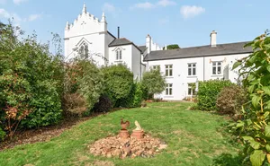 Hillcrest Gardens, Exmouth, Devon, EX8 photo