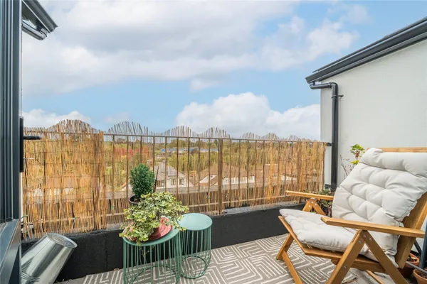 Bay Tree Avenue, Leatherhead, Surrey, KT22