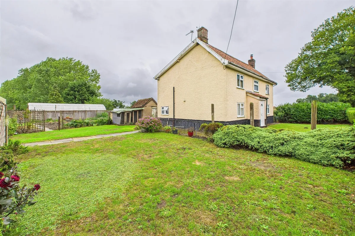 Scoulton Road, Rockland St. Peter, Attleborough