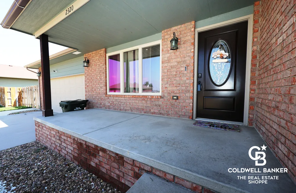 2320 Idlewild Way, Garden City, KS 67846
