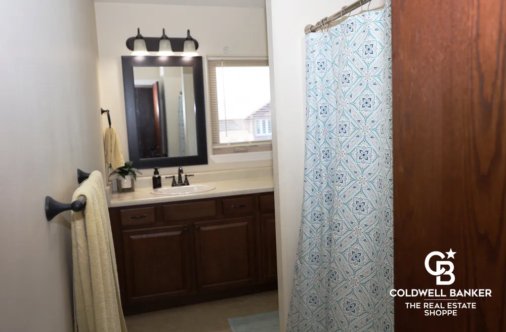 2320 Idlewild Way, Garden City, KS 67846