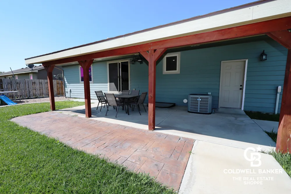 2320 Idlewild Way, Garden City, KS 67846