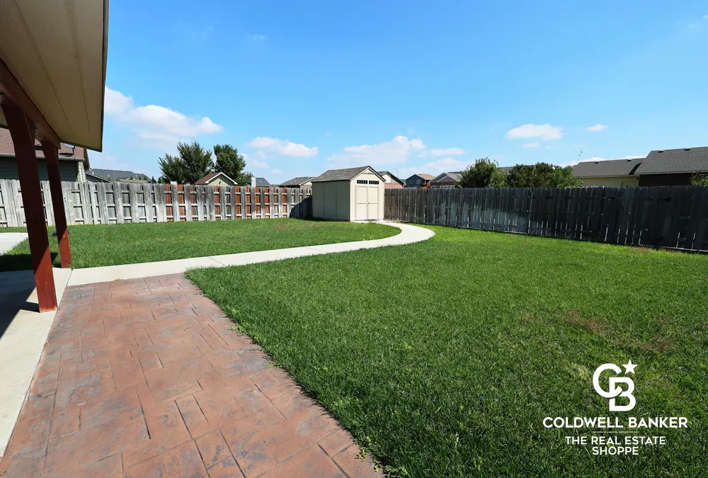 2320 Idlewild Way, Garden City, KS 67846