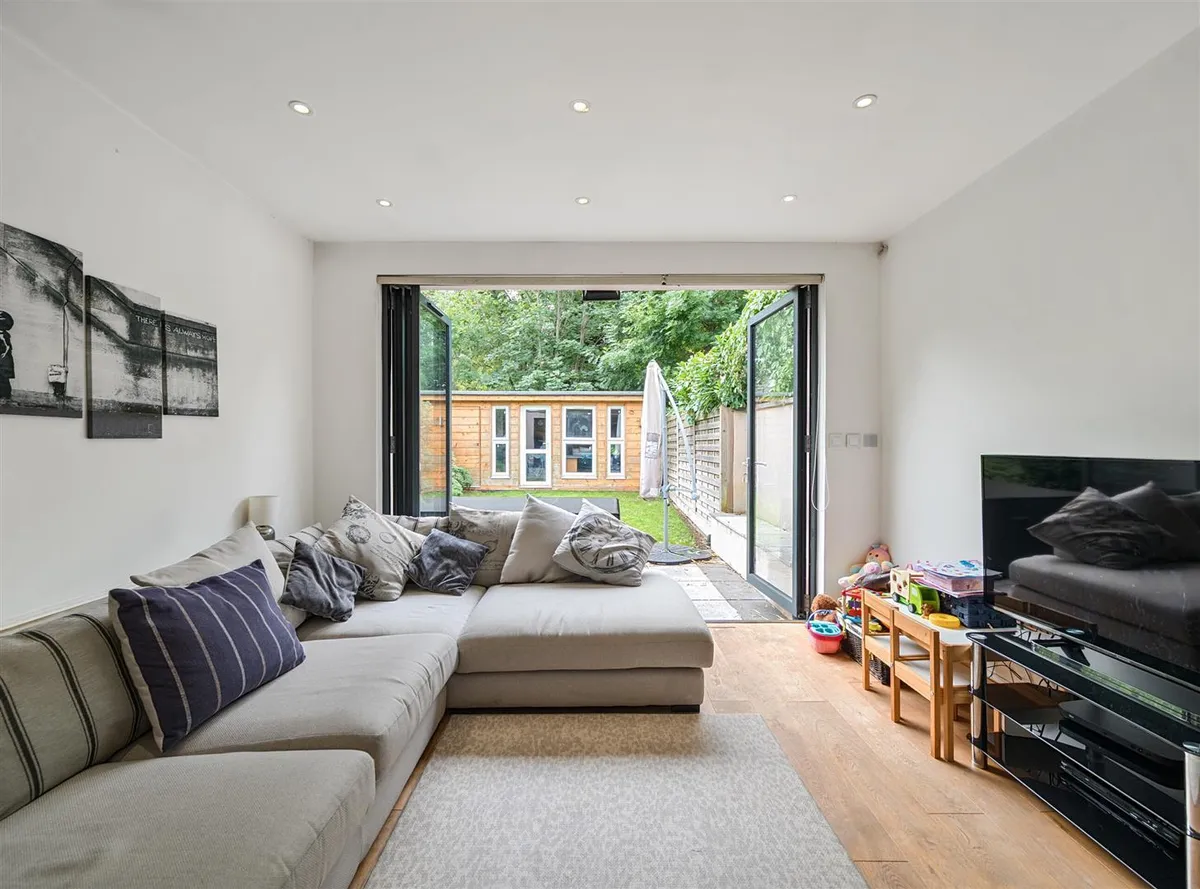 Melrose Avenue, London NW2