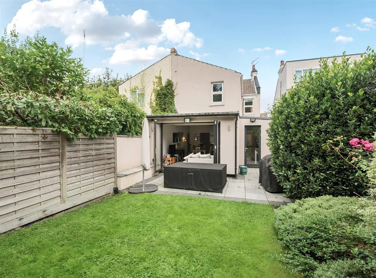 Melrose Avenue, London NW2