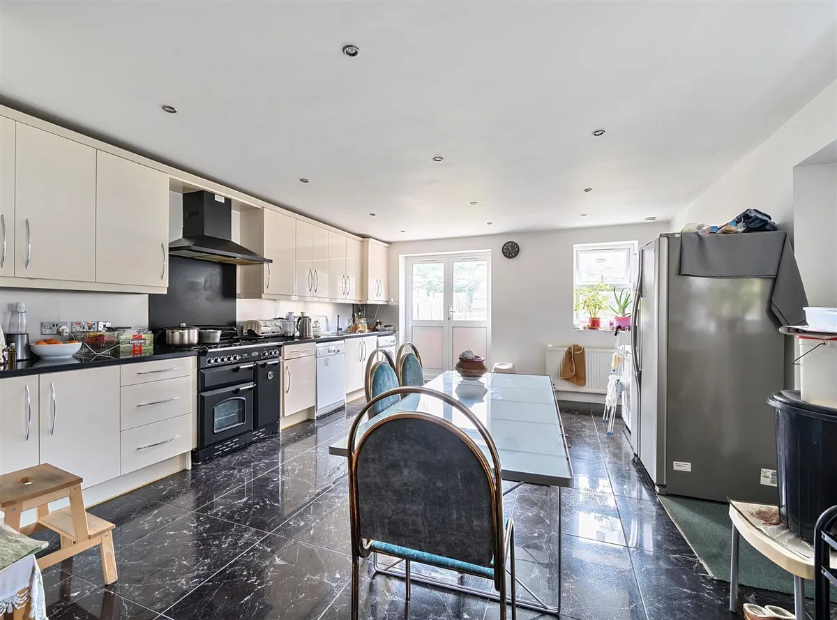 Brondesbury Park, London NW2