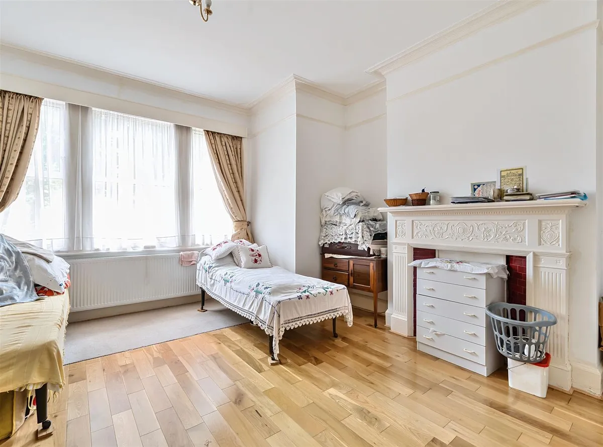 Brondesbury Park, London NW2