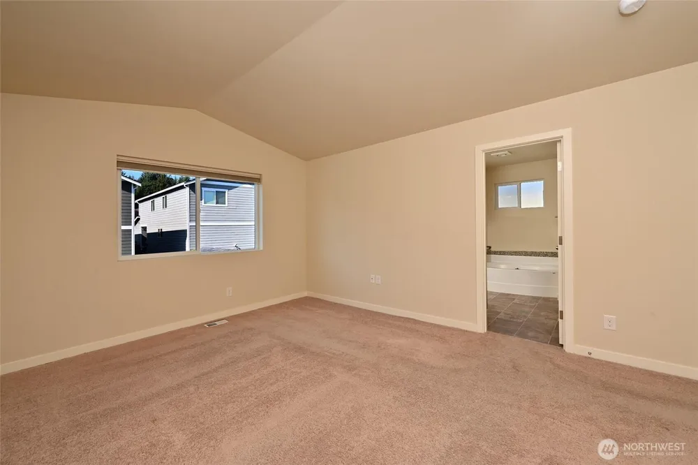 12108 SE 292nd St, Auburn, WA 98092