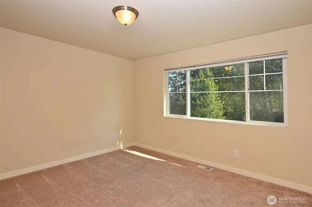 12108 SE 292nd St, Auburn, WA 98092