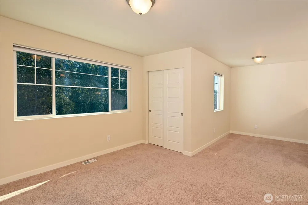 12108 SE 292nd St, Auburn, WA 98092