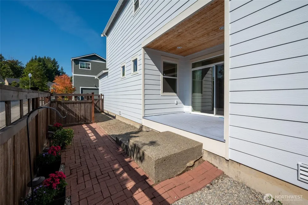 12108 SE 292nd St, Auburn, WA 98092