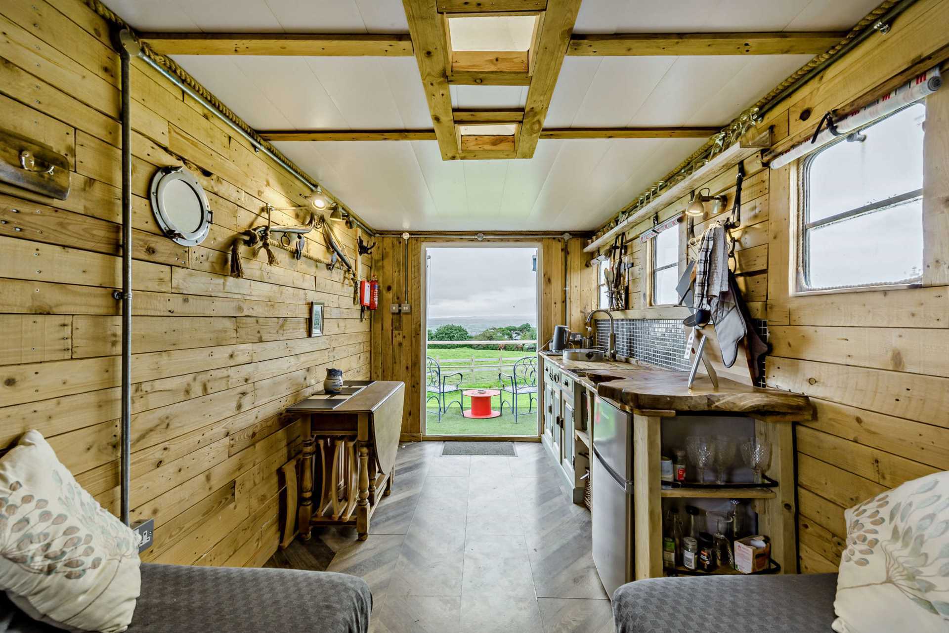 Celaeron Equestrian Centre & Caravan Site, Neuaddlwyn, Ceredigon. Image 25