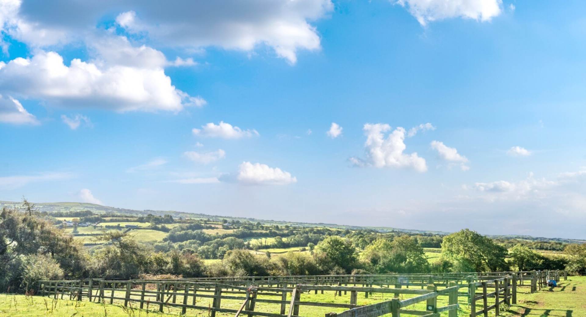 Celaeron Equestrian Centre & Caravan Site, Neuaddlwyn, Ceredigon. Image 27