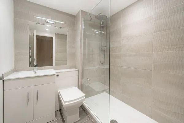 Hillcrest, Weybridge, KT13 photo 6