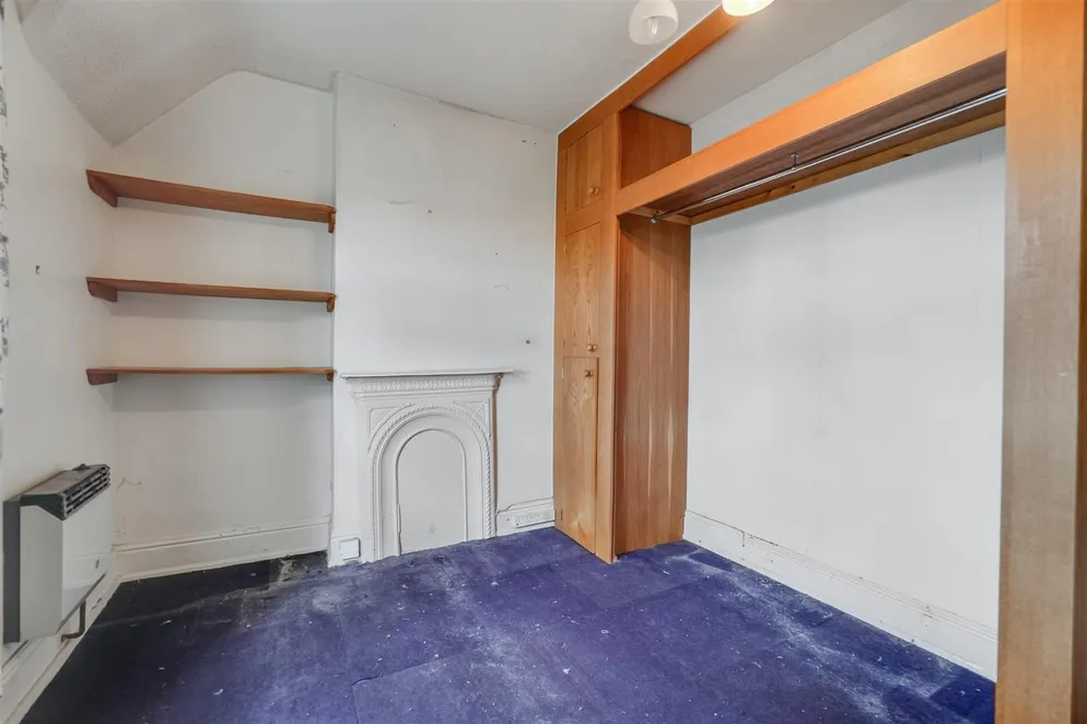 Property carousel item 10