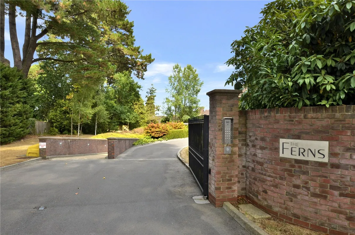 Golf Links Road, Ferndown, Dorset, BH22