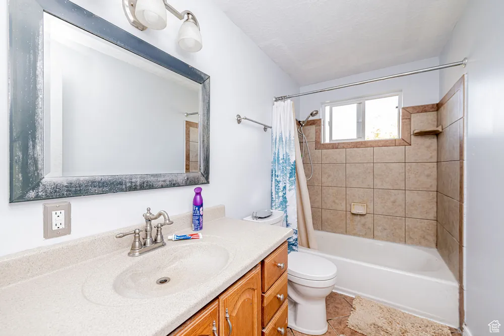 1094 N Angel St, Layton, UT 84041