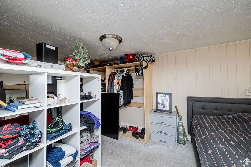 1094 N Angel St, Layton, UT 84041