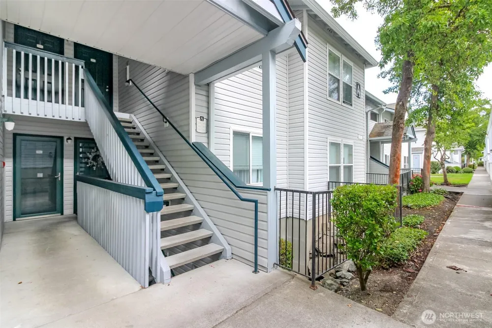 33020 10th Ave SW, Federal Way, WA 98023