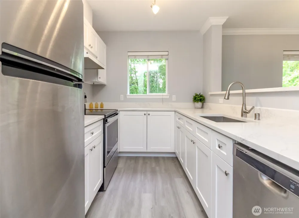 33020 10th Ave SW, Federal Way, WA 98023