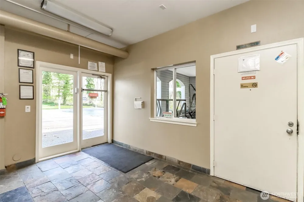 33020 10th Ave SW, Federal Way, WA 98023