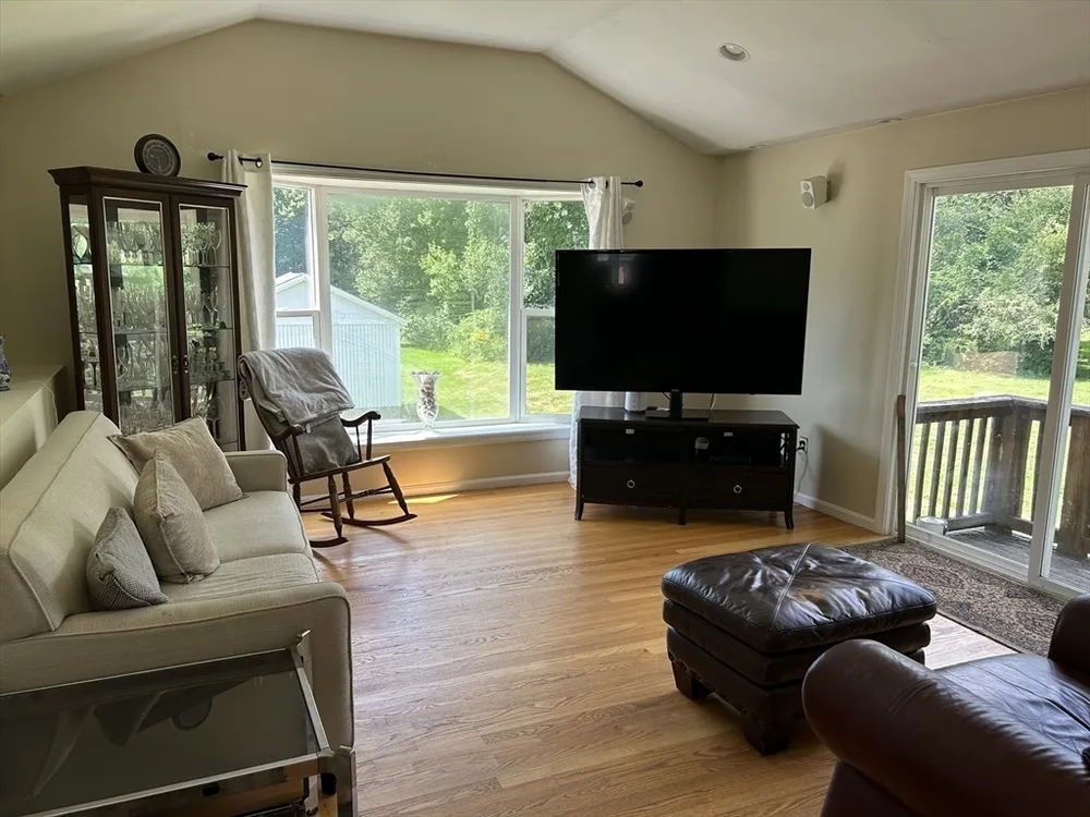 342 Needham St, Dedham, MA 02026