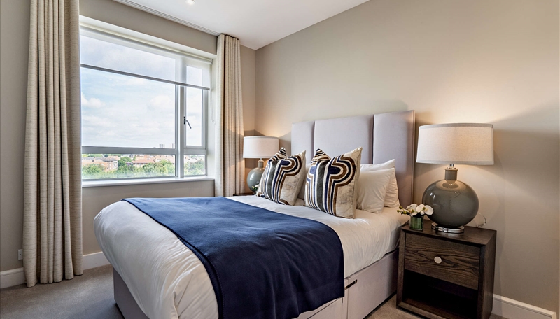 TWO BEDROOM TO LET CIRCUS E14 Image 4
