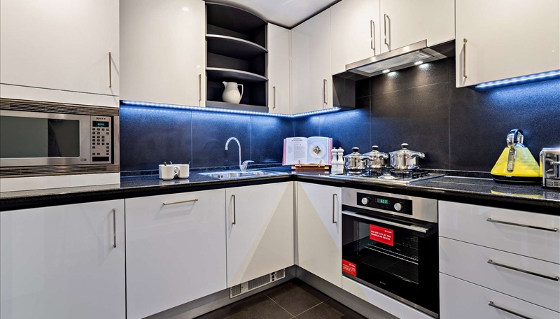 TWO BEDROOM TO LET CIRCUS E14 Image 2