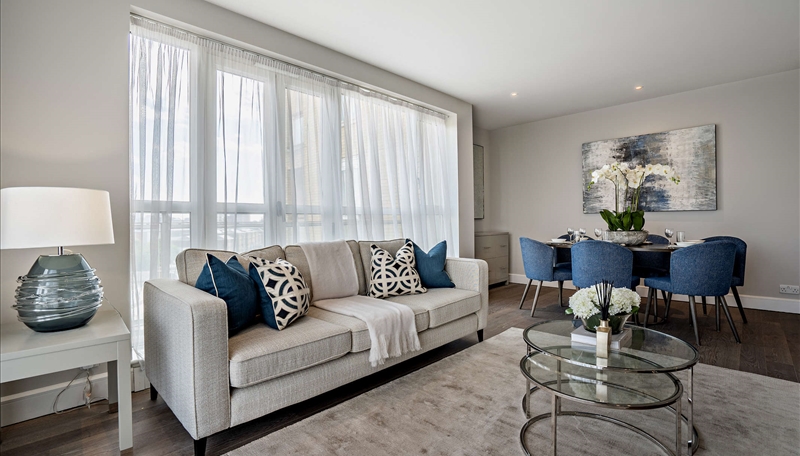 TWO BEDROOM TO LET CIRCUS E14 Image 1
