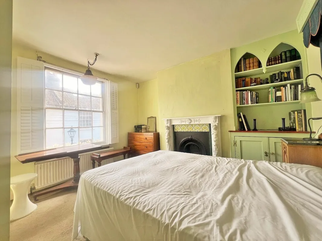 Queens Gardens, Brighton, BN1 4AR
