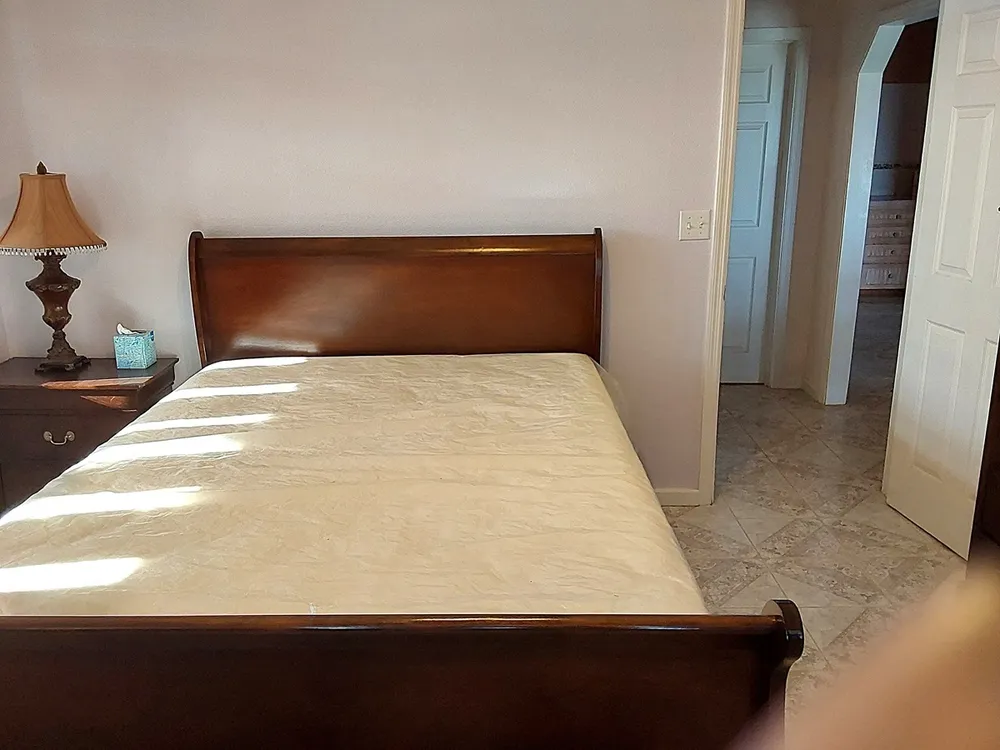 4bd/2ba house with an additional 10,000 sq ft. lot located in Scrub Hill, Long Island, Bahamas Long Island