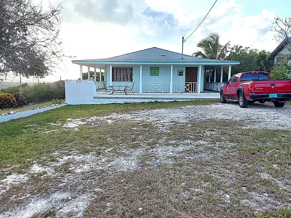 4bd/2ba house with an additional 10,000 sq ft. lot located in Scrub Hill, Long Island, Bahamas Long Island