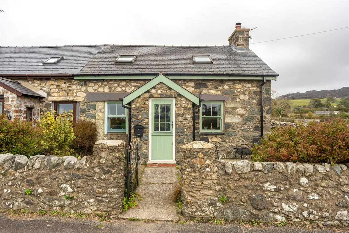 Mynydd Glas, Garndolbenmaen, Gwynedd, LL51