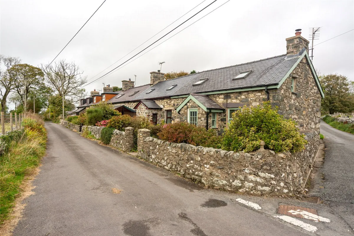 Mynydd Glas, Garndolbenmaen, Gwynedd, LL51