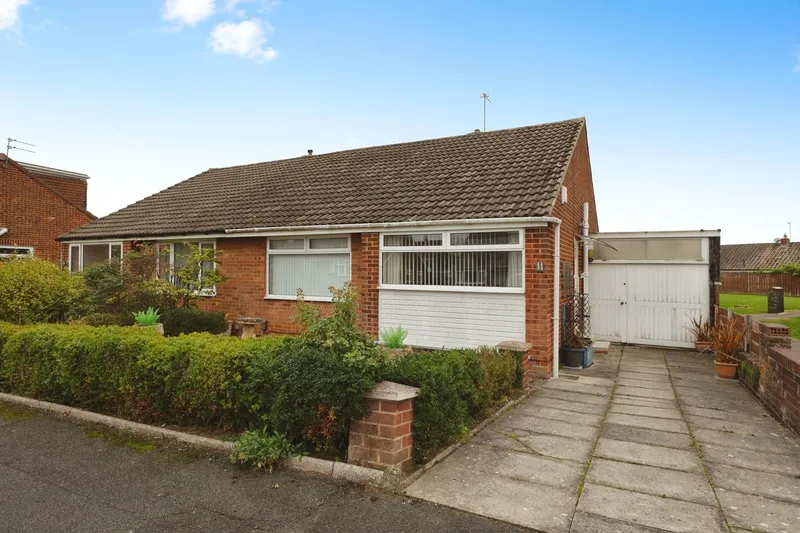 2 bedroom property for sale in Finchfield Close, Eaglescliffe, Stockton ...