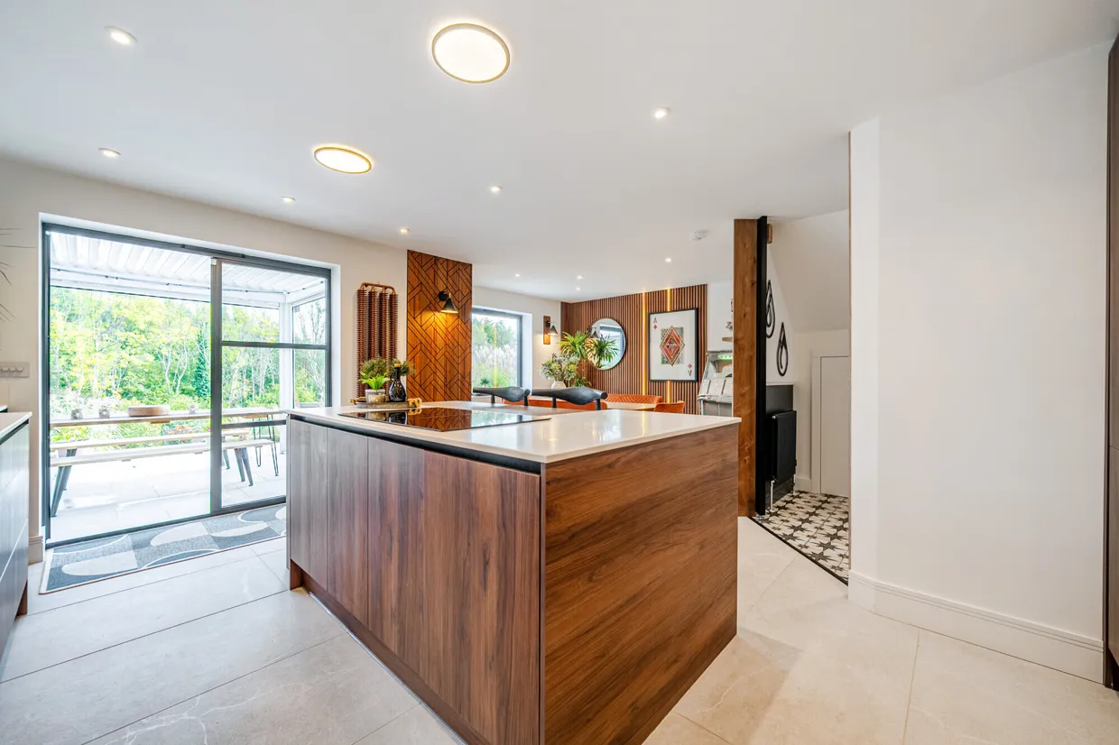 The Marches, HASLEMERE, GU27 photo 6