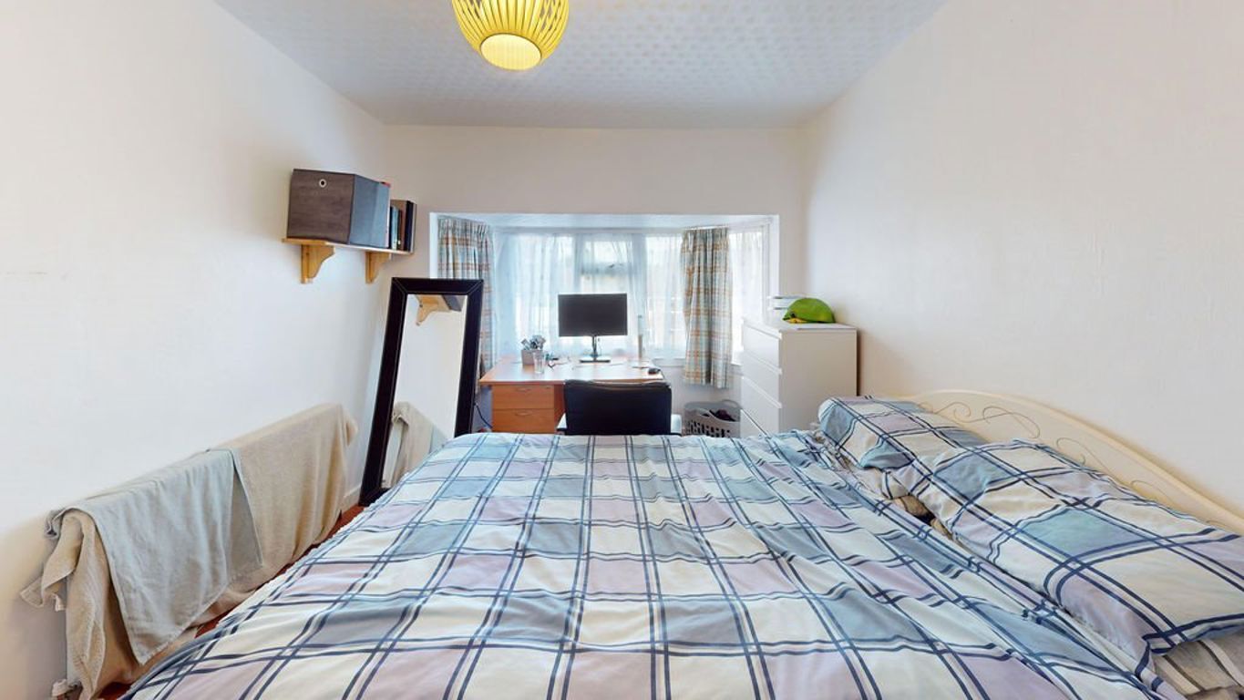 6 Goss Croft, B29 6NN Image 10