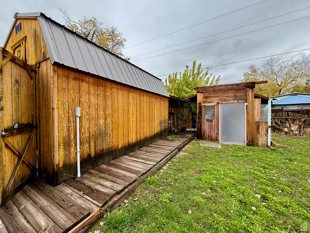 1094 N Angel St, Layton, UT 84041