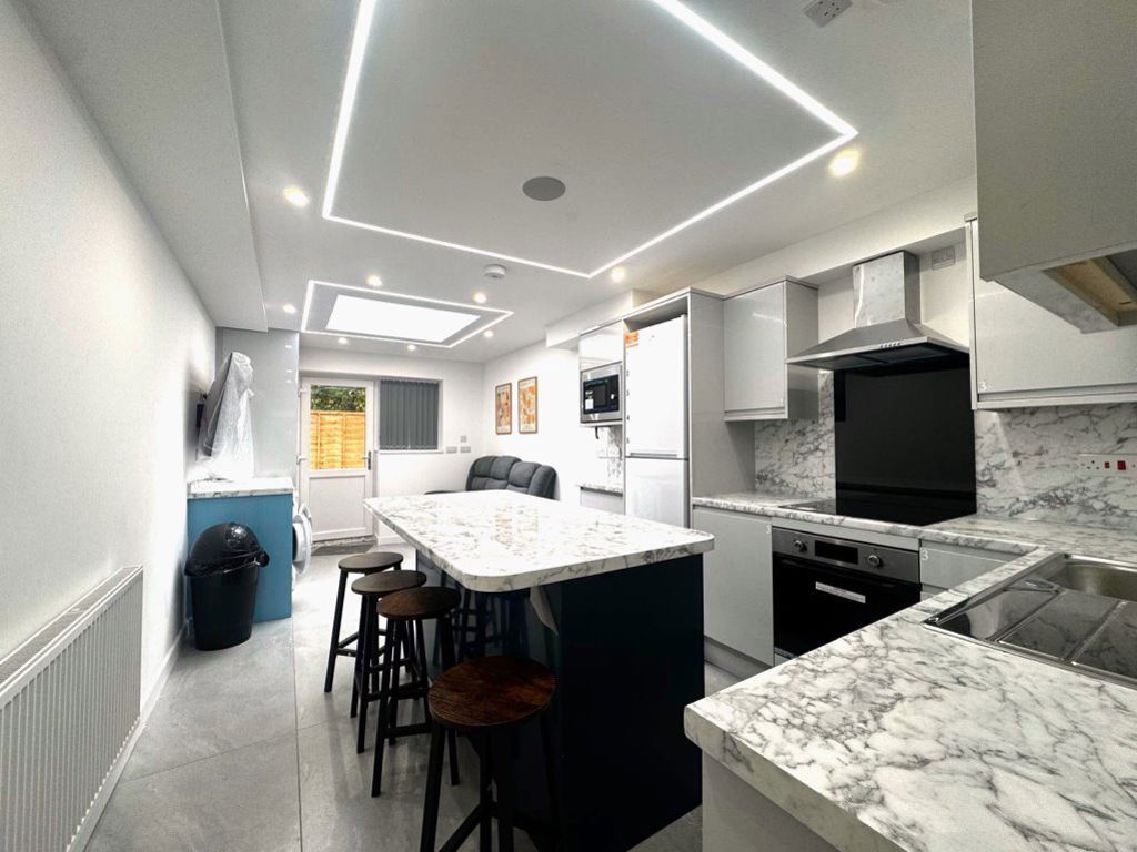 42 George Road, B29 6AH Image 1