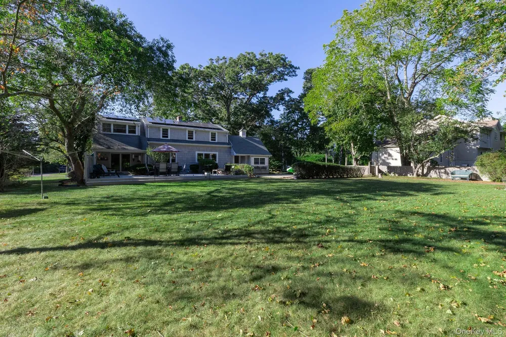 59 Union Ave, Center Moriches, NY 11934