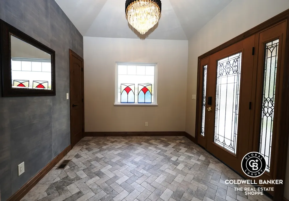 306 Grandview Circle, Garden City, KS 67846