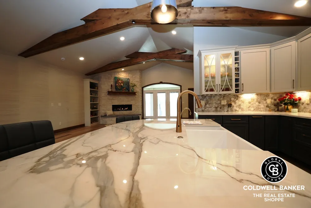 306 Grandview Circle, Garden City, KS 67846