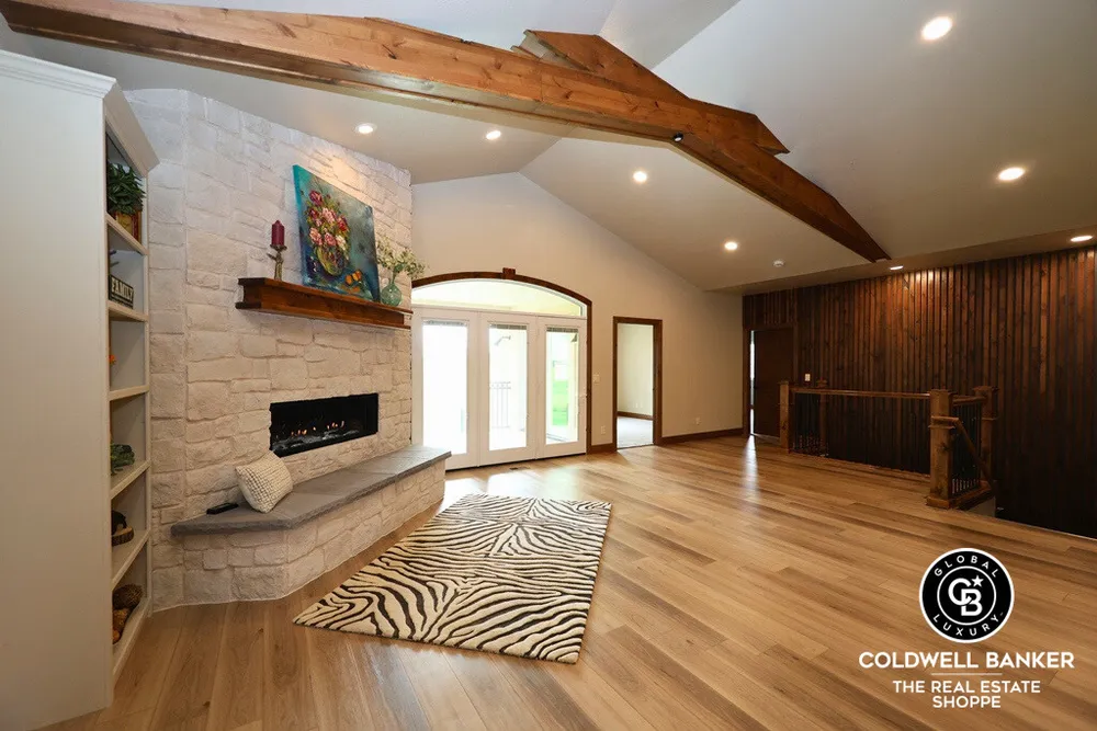 306 Grandview Circle, Garden City, KS 67846